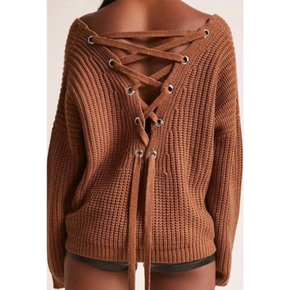 🆕 Lace-up V Sweater!